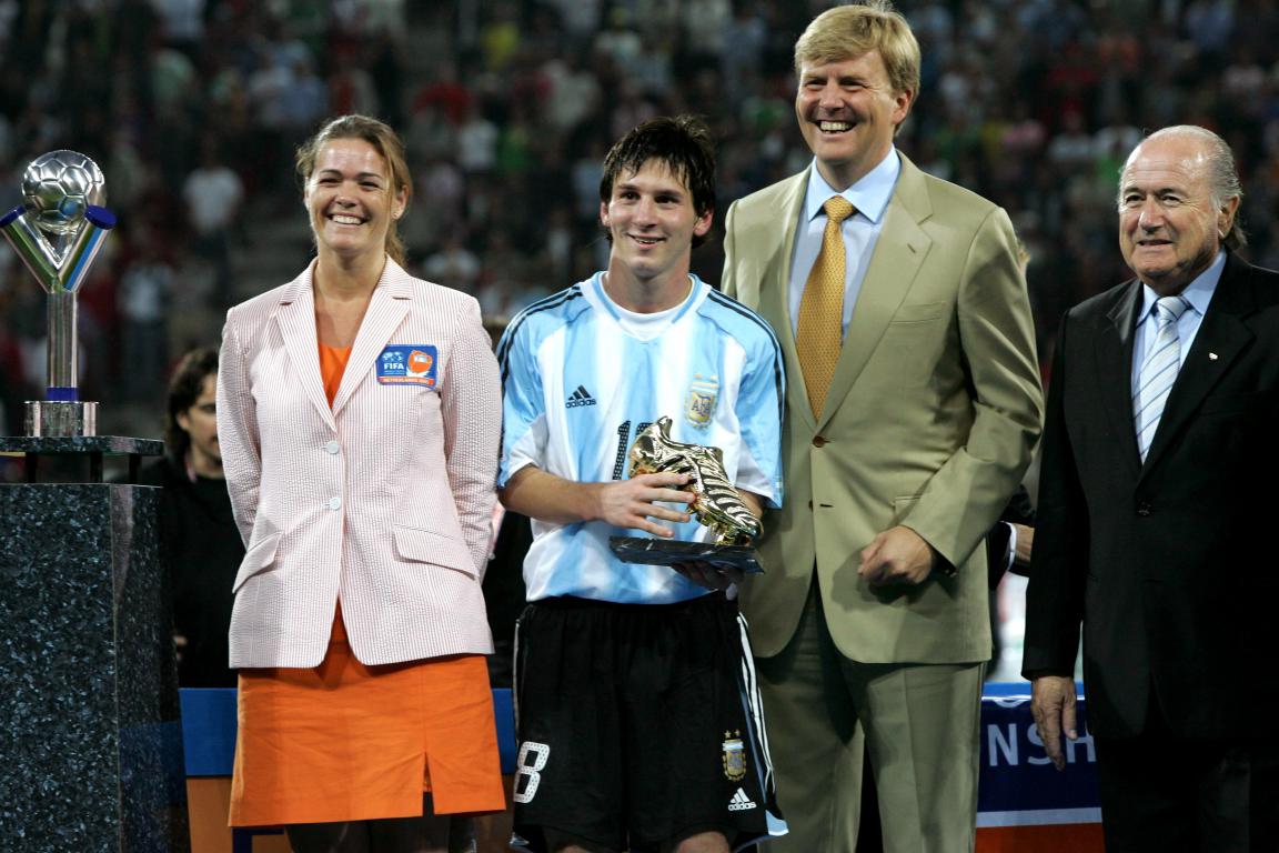  In the summer of 2005, the world took notice: he won the U20 World Cup with his country, where he was top scorer (6 goals) and MVP. A few weeks later, his performance in the Gamper against Juventus was praised all around the planet  The rest… is history 