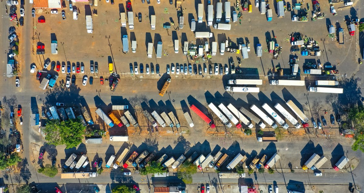 ArcherHub's tweet photo. You shouldn’t have to jump through hoop after hoop to manage your supply chain. Track your shipments throughout their entire journey with Archerhub. https://t.co/8KJiW5oOKF #TMS #supplychain #AI https://t.co/6JINsSTszU