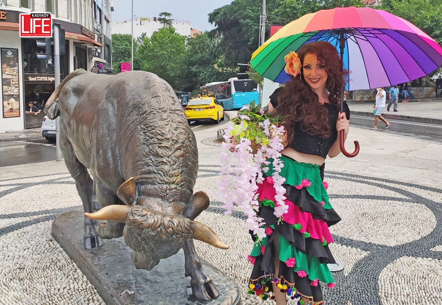 KADIKOY_LIFE's tweet image. Ünlü makyöz Tuana, Kadıköy'de maske dağıttı...

Ayrıntılar için; kadikoylife.com/unlu-makyoz-tu…

#tuana #makyöz #makyaj #kadıköy #kadıköylife #altıyol