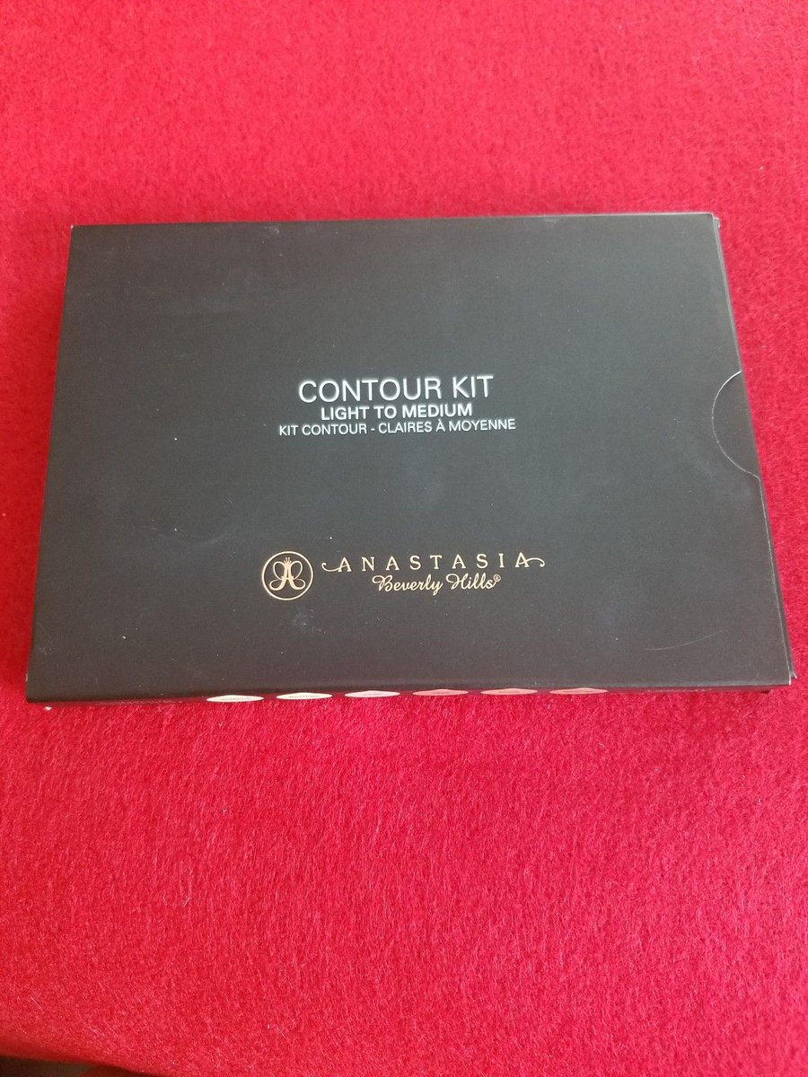 ihavecosmetics's tweet photo. Anastasia Beverly Hills Contour Kit ❤️ Light To Medium ❤️ 100% Authentic
$38.95
https://t.co/6xrv0ZItsw❤️-light-to-medium-❤️-100-authentic https://t.co/6zkwIPQ1U1