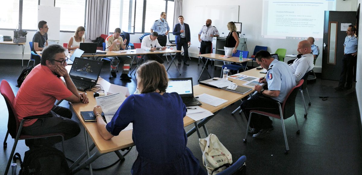 MarcLopezEnsosp's tweet photo. Exercices COD pour #ODL #SPP 8 #ElevesColonels #TMD #Multiattentats. @Ensosp #ForCrise remercie les 21 intervenants #InterServices mobilisés #DirCab #SIDPC #Police #Gendarmerie #DDT #DREAL #ARS #CroixRouge #SDIS https://t.co/bSM5QU4xm1