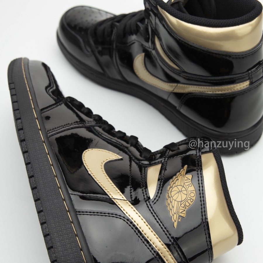 توییتر \\ Sneaker Bar Detroit در توییتر: «Air Jordan 1 in Black and Gold  Patent Leather Releasing This Holiday Season https://t.co/LypRupNXhO  https://t.co/7ufgM0gMAN»