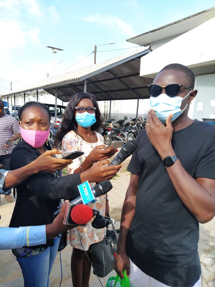 EmmanuelDogbevi's tweet photo. #Benin Investigative Journalist, @Ignacekp is out of prison after six months. But in what will probably be a poignant example of absurdity of injustice, he will be serving a further six months suspended sentence. #JusticeForIgnace @pressfreedom @dw_freedom @FreedomofPress https://t.co/FOCN3NOn6d