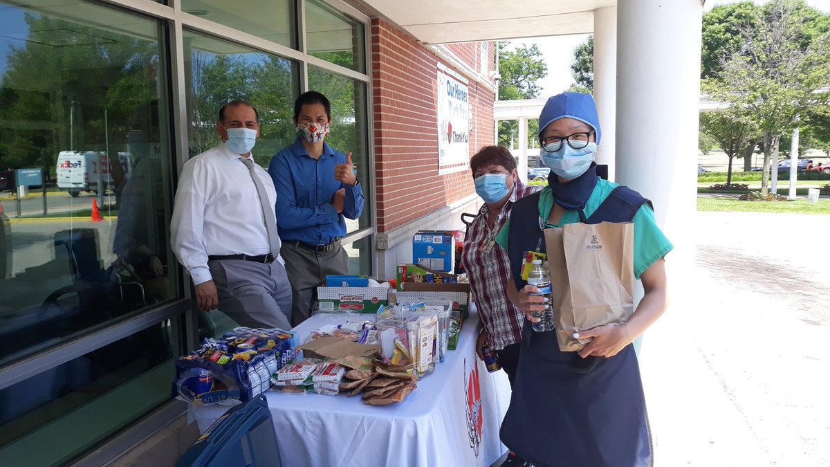 Thanks to all the angels providing light to our #FrontLineHeroes Last week <a href="/Symphony_Cares/">Symphony Care Network</a>, Angel Care Home Health &amp; Humanity Home Health treated <a href="/weisshospital/">WeissHospital</a> staff to snacks and self care products. Tell <a href="/GovPritzker/">Governor JB Pritzker</a> to fairly fund our Chicago hospitals now! #fundourhospitals