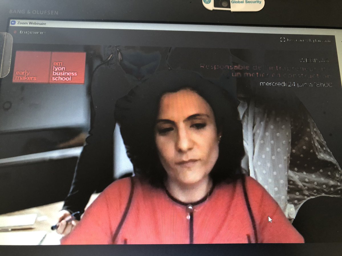 virginie_coll's tweet photo. Duo de choc à l’ @EMLYON avec @profveronique58 et Sylvie Gomes  pour la restitution d’une étude sur le profil des responsables de programmes d’ #intrapreneuriat https://t.co/5ZpsWEShfs