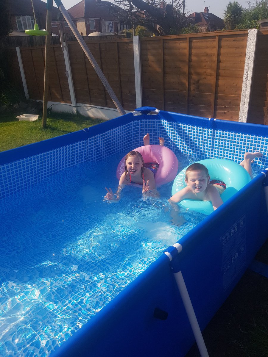 FeltonTracey's tweet photo. Lilly and archie have had a day off today and enjoyed the sunshine @StAnthony5_6T @StAnthony3_4A https://t.co/l2rBrbjqJ4