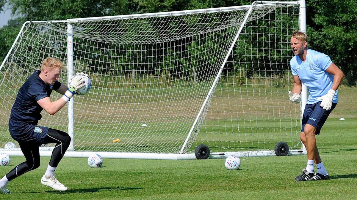 CLUB VACANCY: We are on the lookout for a 1st Team Goalkeeping Coach to add to our staff. Level 1 would be ideal but training provided. If your interested, please get in touch! Pls RT @Liverpool_CFA @livfootycollege @WestCheshireLge