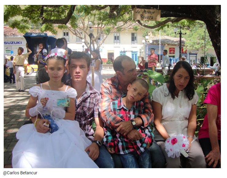 Un autre jour, Don Ignacio, rentre chez lui dans l'après-midi et demande à sa femme où se trouve le panier de collecte de Carlos Alberto. Son épouse répond à son grand désarroi qu’il a délaissé les haricots pour aller se promener en vélo. (46)