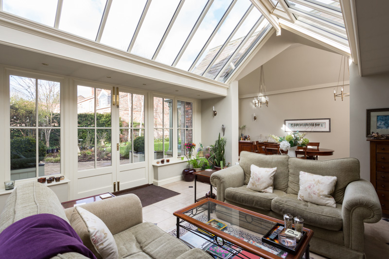 Blenkinandco's tweet photo. STUD FARM has a fabulous York location adjoining the big open spaces of the Knavesmire and Racecourse. This fabulous early Victorian house has wonderful interiors and a beautifully planted garden https://t.co/CeyzVKVn8L #studfarm #middlethorpe #york https://t.co/OUJvm0Ow1p