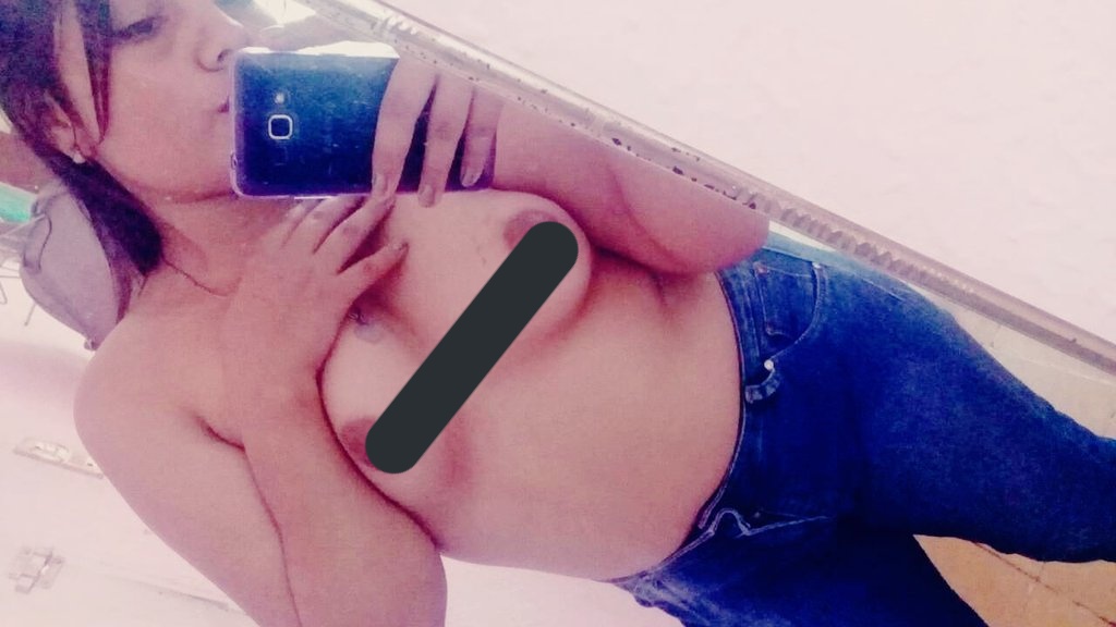Dayanna90366081's tweet photo. ¿Quien va querer mis tetas 🙈? 
Tengo mas contenido HOT ALA VENTA 🔥😈 https://t.co/PPQTkA0hon