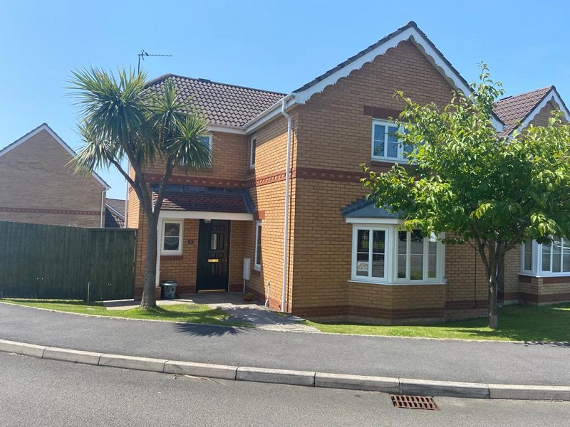 PeterMorganEA's tweet photo. NEW: Clos Bryn Haul #Llwynhendy #Llanelli. House - 4 bed £249,995 https://t.co/3OSBXjWU22 https://t.co/YAxxirdz1g