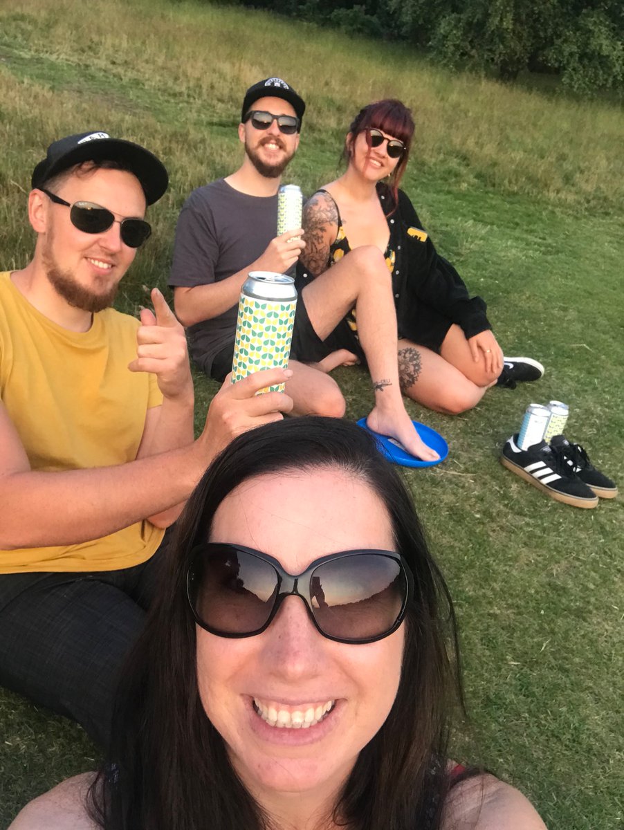 carinasmurphy's tweet photo. Beers in Bearwood 
#beer #sun #sunset #birmingham #brum https://t.co/DVzRI6QE7K