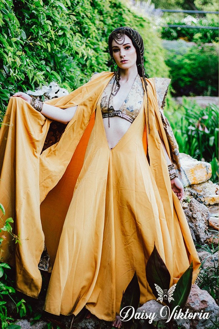 daisyviktoria's tweet photo. Unbowed, Unbent, Unbroken,⁠
Ellaria Sand, badass lady of Dorne!⁠
Video of this shoot on YouTube!
⁠

#cosplay #cosplayer #gotcosplay #ellaria #dorne #gameofthrones #gameofthronescosplay #ellariasand #cosplaylove #fantasydress #asoiaf #costube #fairytale #oberynmartell #model https://t.co/a3yxzRT0yJ