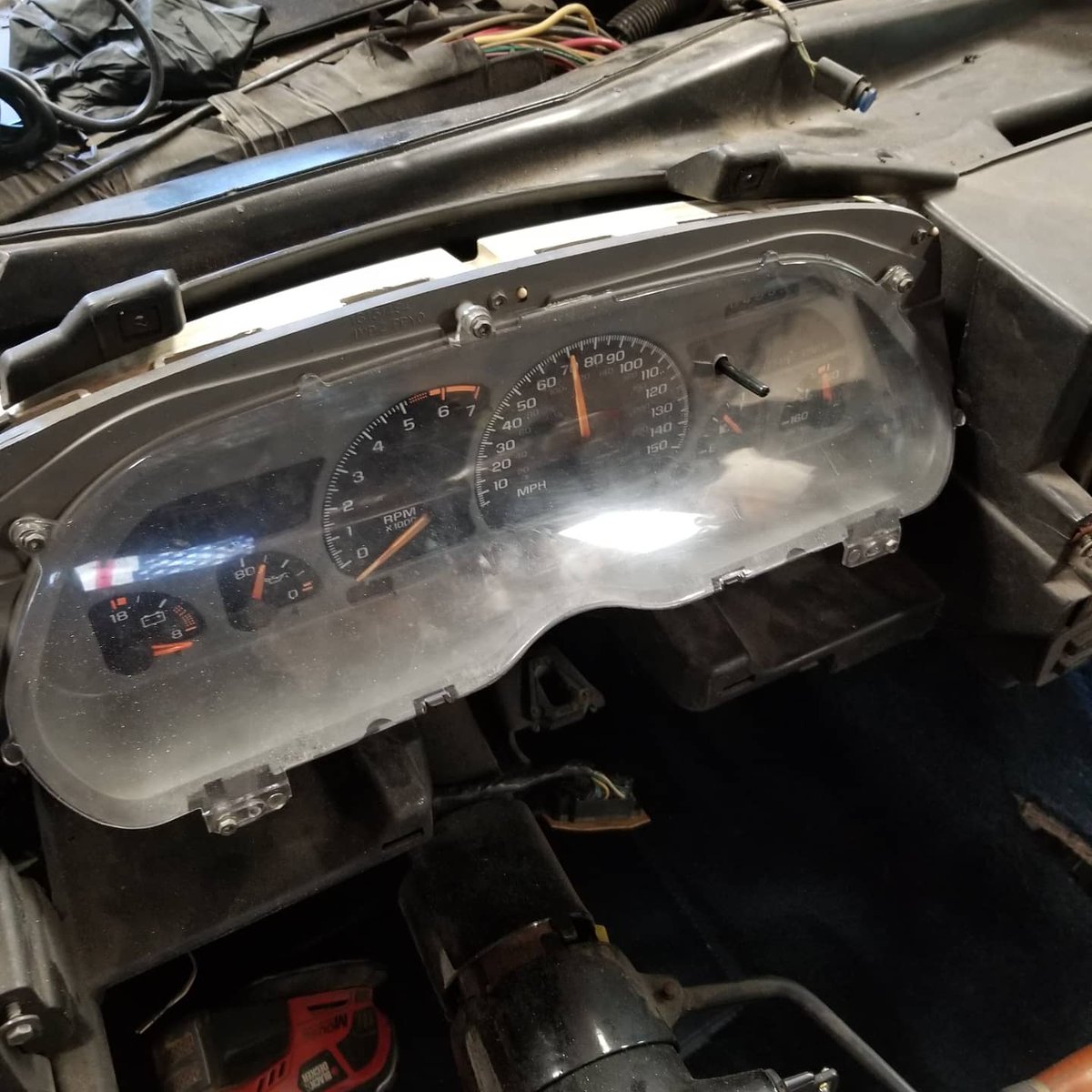 UncleTay's tweet photo. #Z28 cluster mod #95ImpalaSS https://t.co/2JFdtReCqB