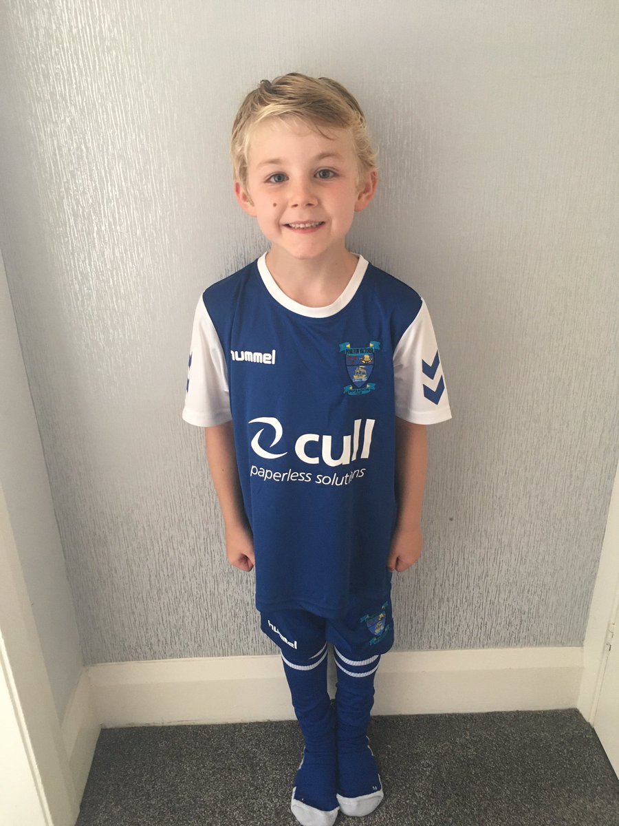 com_clare's tweet photo. Someone is very excited about playing football for @Poulton_VicsFC @rolo8efc @leemck10 #u7spoultonvicsdortmund https://t.co/SblUjAO6cz