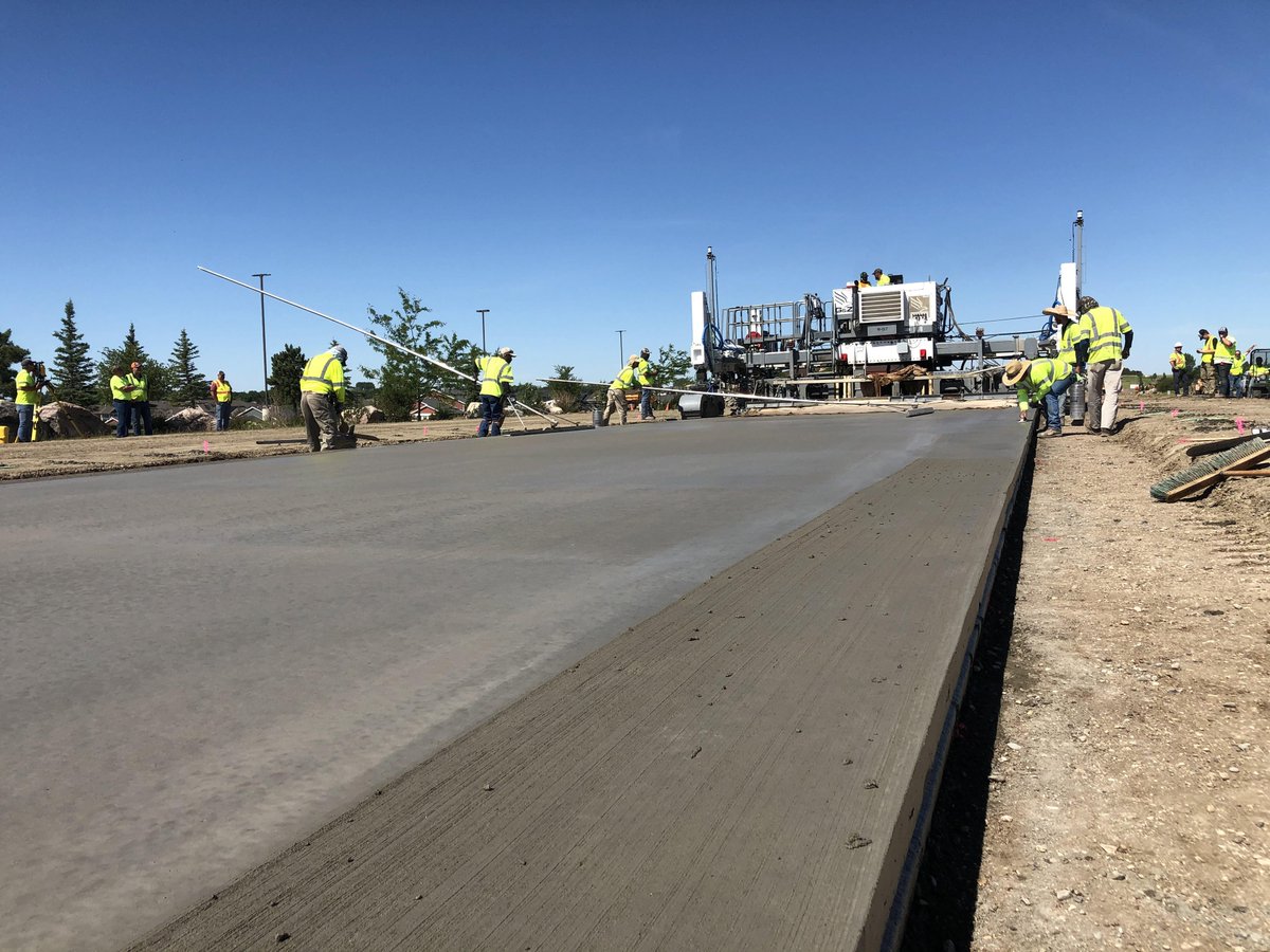 MoreForOurMoney's tweet image. Here’s your challenge for the day. Show me a prettier picture than this concrete paving job in North Dakota @Pave_Ahead
