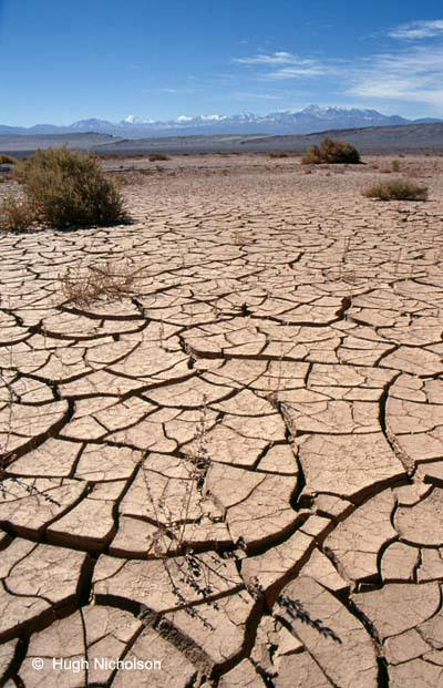 пустыня лут. Dry places. пустоши ирана. калифорнийская пустыня. сухая земля.