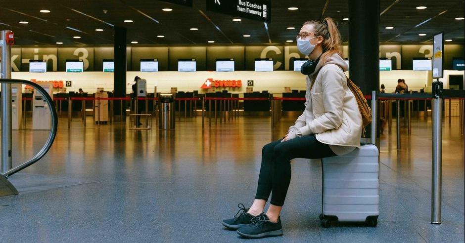 courrierexpat's tweet photo. Les voyages en avion sont-ils dangereux pour la santé ?  https://t.co/1ISVWC7F6k #expat #Covid https://t.co/j9JdFRcddF