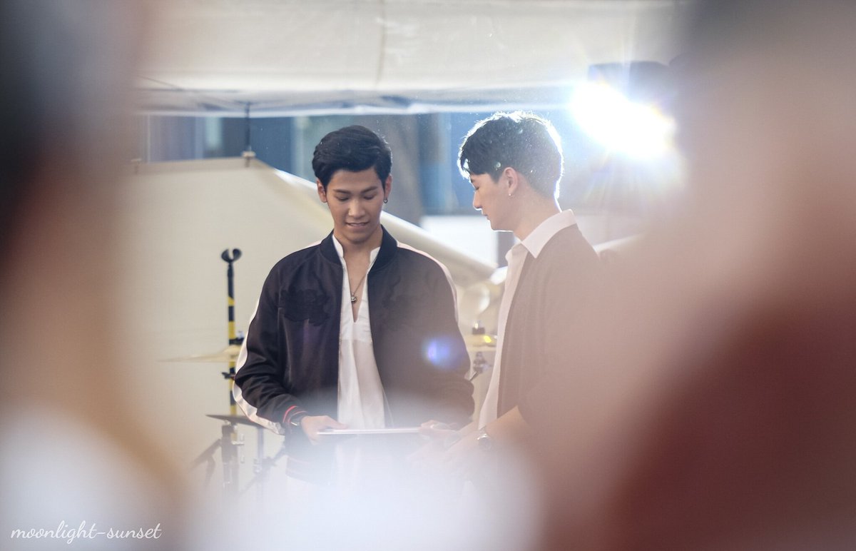 GalleryMin137's tweet photo. คิดถึง งานอีเวน
คิดถึง การร้องเพลง
คิดถึง เสียงพูดคุย ระหว่างพี่น้อง
คิดถึง เสียงหัวเราะ
คิดถึง พี่น้อง
ึืคิดถึง การรวมหลังงาน
คิดถึง การพูดคุยของพี่น้องชาวด้อม
คิดถึง ของแจก
และสำคัญที่สุด คิดถึงคริส คิดถึงพี่สิง
คิดถึง
#คริสสิงโต
#MLSSfoto https://t.co/C7mpafu0LP