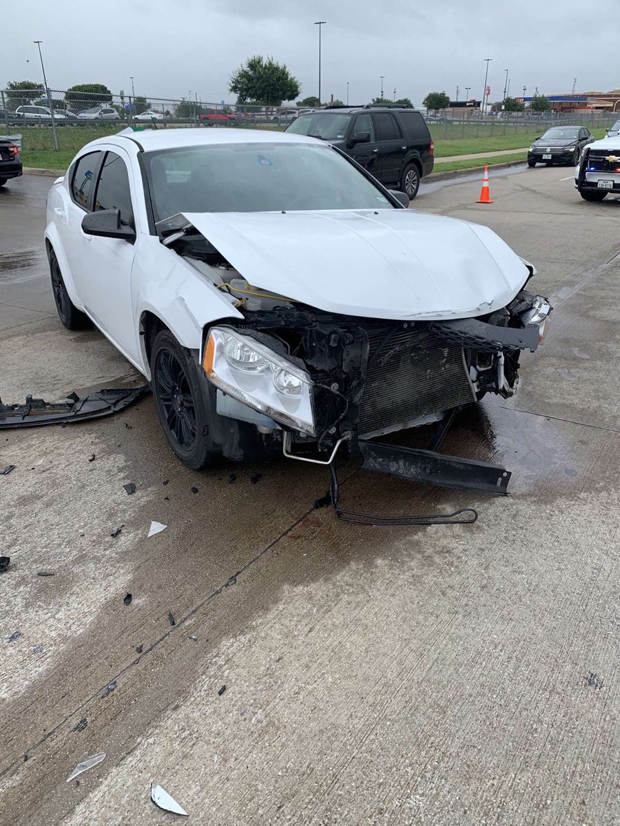 journeebreanne's tweet photo. just wanna thank God for protecting me yesterday. this was the scariest thing i’ve probabky ever been through but i am so thankful that i was able to walk away from it with little injuries. https://t.co/mLVstNsstG