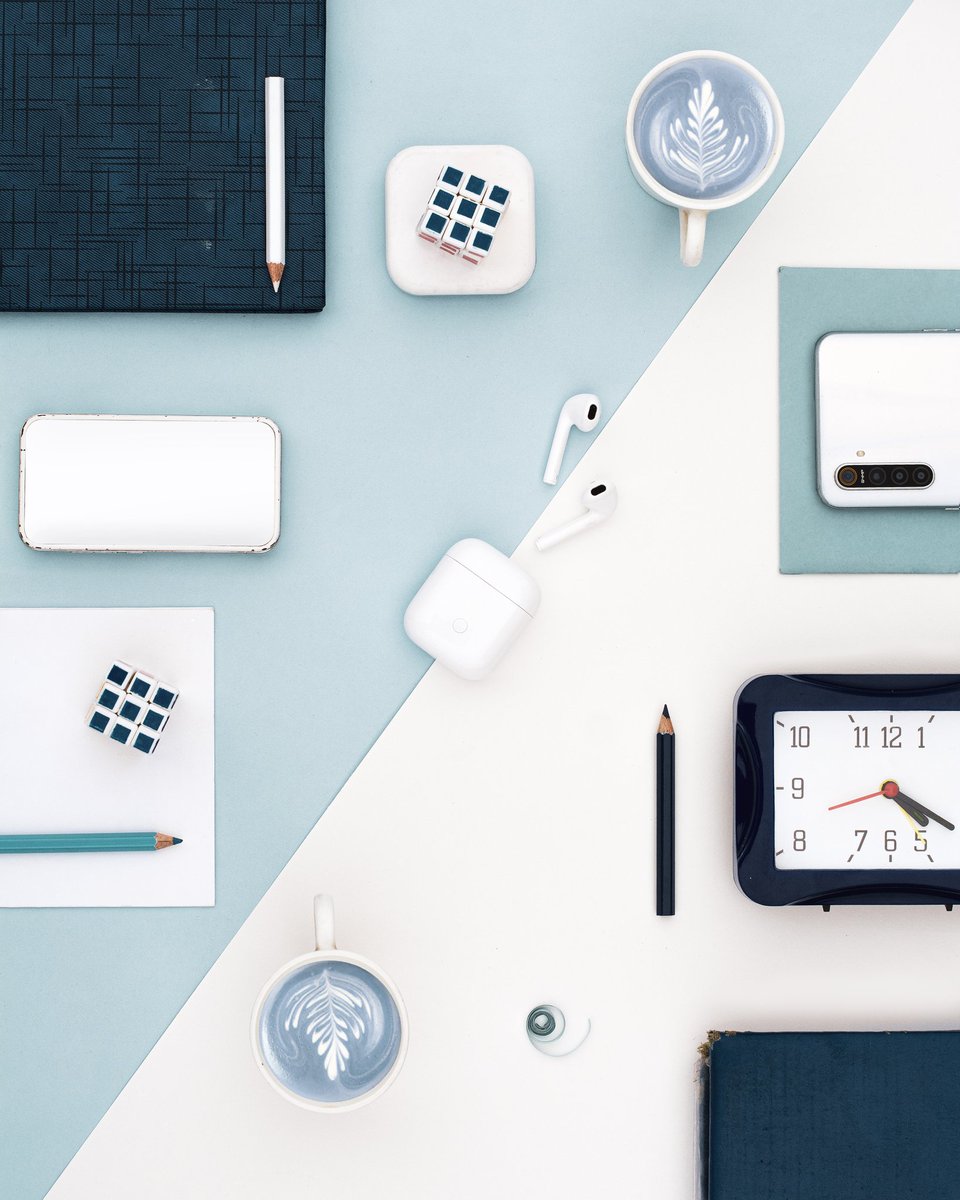lehflatlay's tweet photo. Endless blue's and White's.
#RealmeBudsAirNeo 
@MadhavSheth1 @NeonVikash @FrancisRealme @nidhi_bhatia https://t.co/titPsJHDh8
