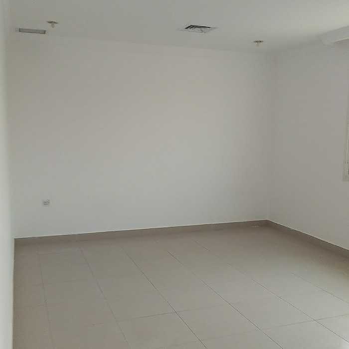 للايجار شقة في عبدالله السالم دور ثانى ٣ غرف نوم ٢حمام مطبخ صاله غرفه خادمه مع حمام الايجار ٦٥٠ دينار للاستفسار الاتصال على ٦٦٨٩٢٢١٥ وتس اب ٦٦٨٩٢٢١٥