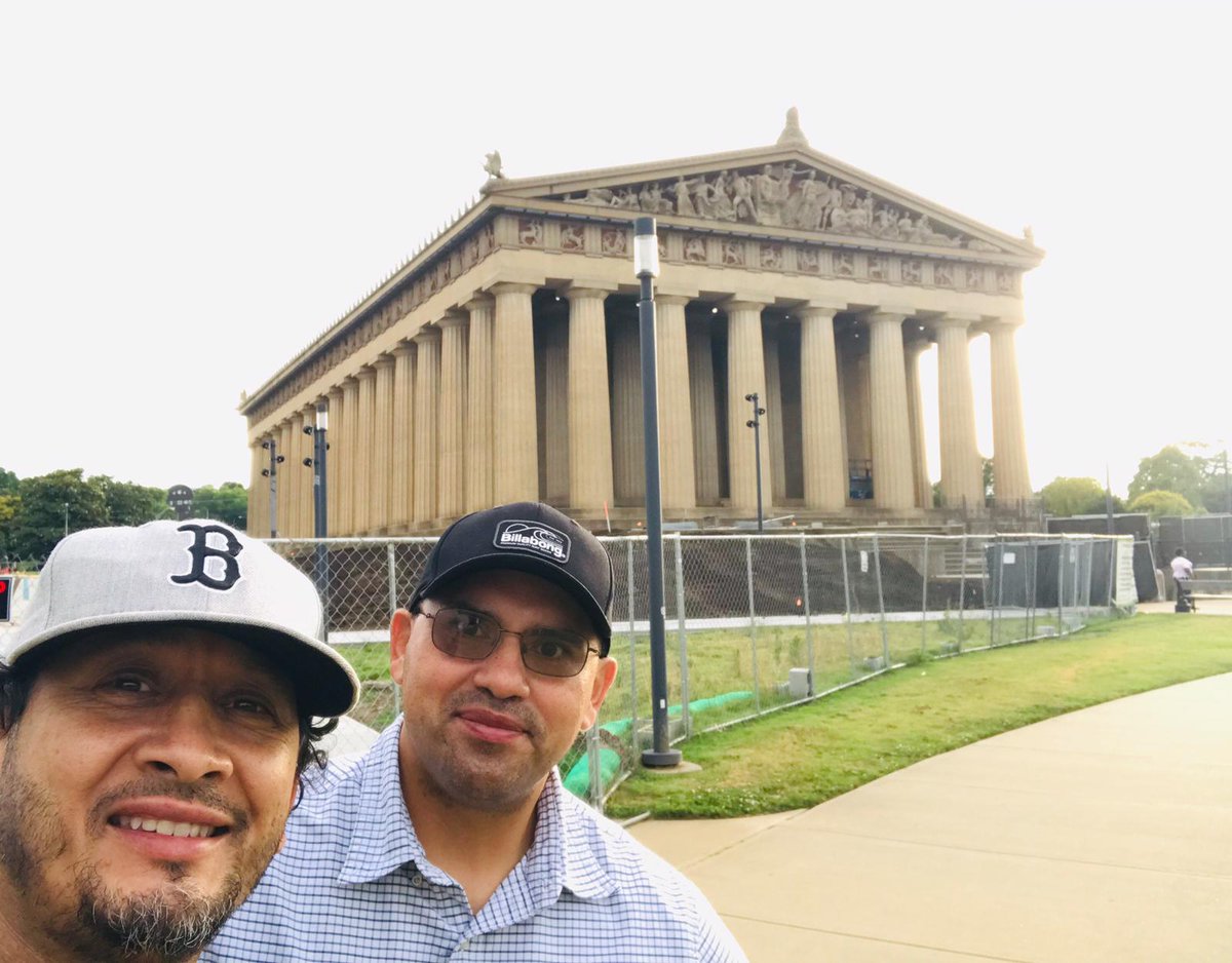 I'm having awsome time in Nashville Tennessee 
during my Summer Vacation 
I return to my home town Orlando FL on Saturday