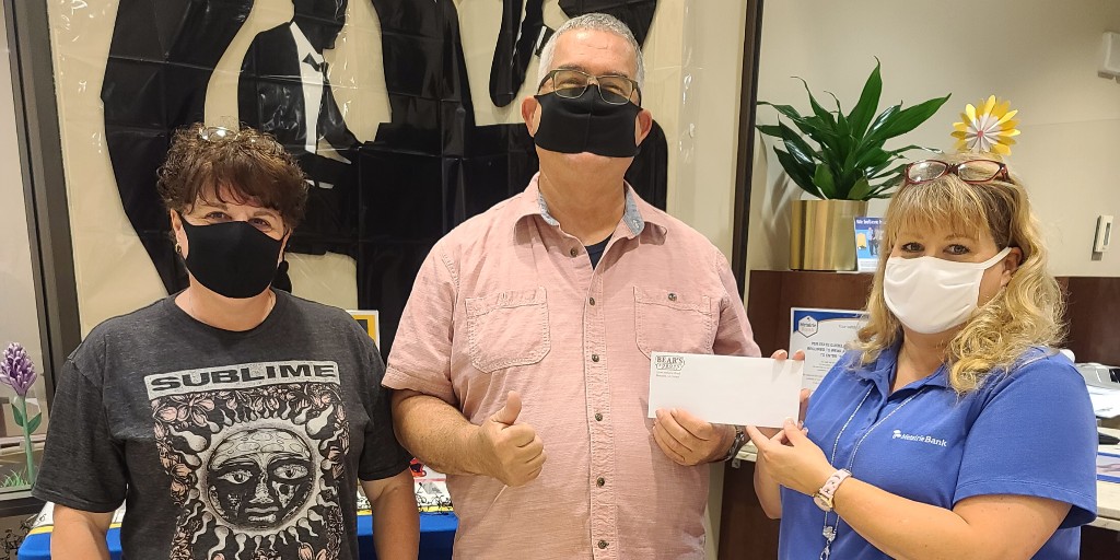 MetairieBank's tweet photo. Congratulations to the Leaharts for winning a Bear's Poboys at Gennaro's gift card!

Thank you to everyone that participated in our #GoLocalWednesday gift card giveaway!

#CommunityBank #WeConnectWithYou #BankLocal #ShopLocal #Metairie #NOLA #NorthshoreLA https://t.co/RIeTZPQhS8