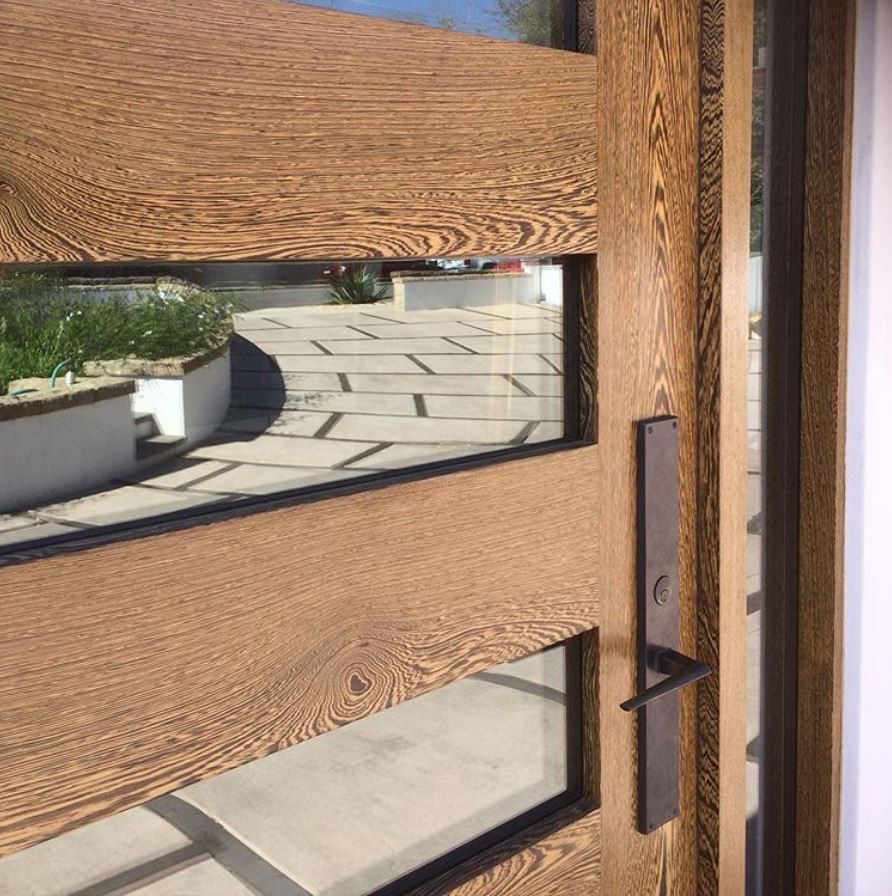 #repost
Check out this gorgeous pivot door by @pontowoodworking adorned with out #verdura entry set. 
#luxuryhardware #designercollection #doorcandy  #bronzehardware #bronzedoorhardware #luxuryhardware #architecturalhardware  #madeinusa 
bit.ly/3ewZ15o
