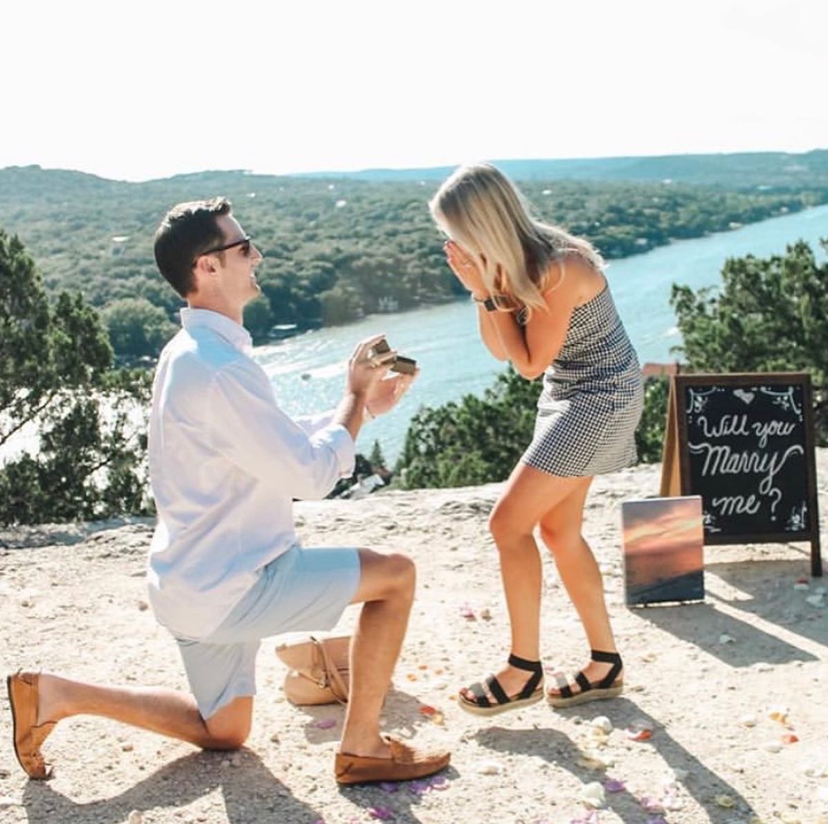 CalvinsJewelry's tweet photo. Congratulations to this gorgeous couple 🎉 #Engagementring #AustinTx #Congratulations #atxwedding #calvinscouple #engaged #purelove #texaslove #fiance #beautifulproposal https://t.co/wI0M1QC1uF