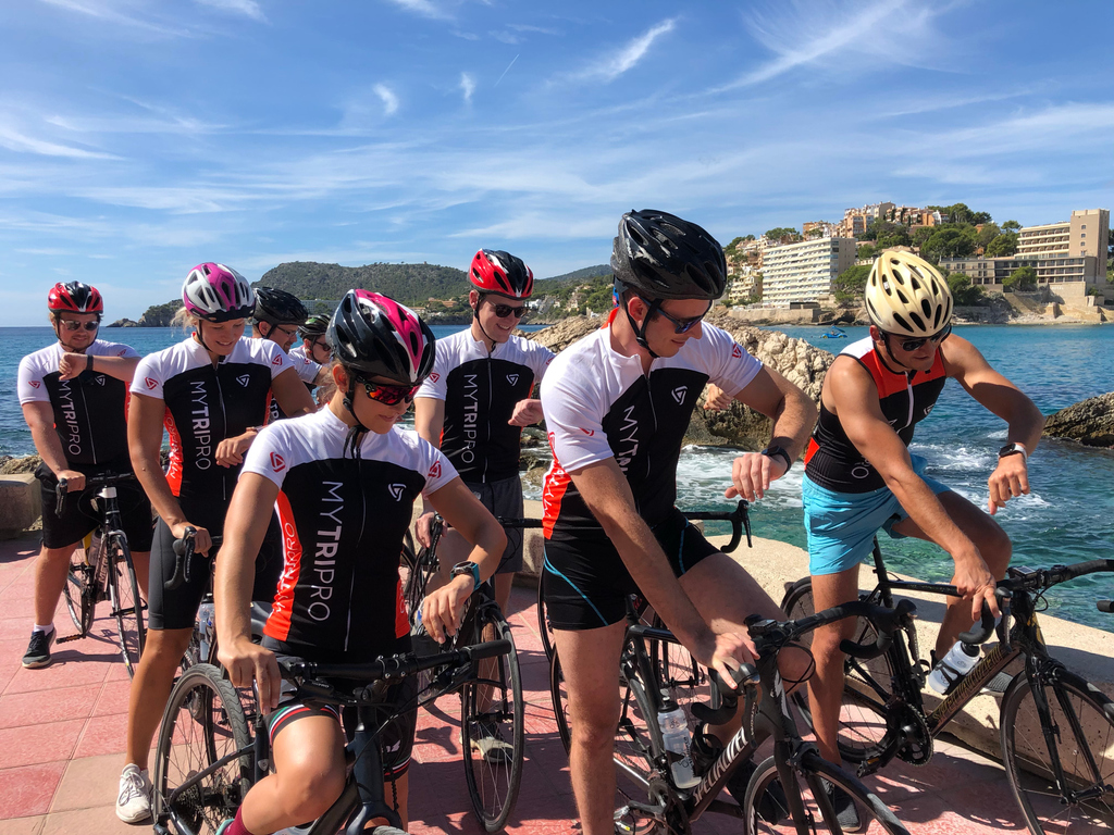 If you didn't track it, it doesn't count! ⌚ What's your go-to smartwatch?