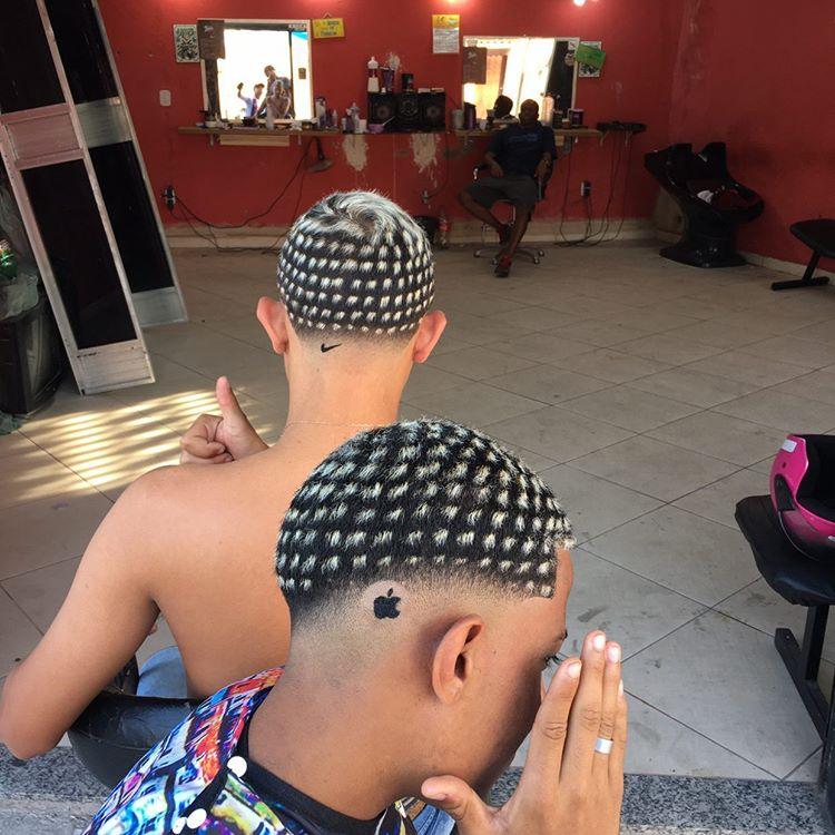 Lcducorte01's tweet photo. Pra quem descréditou, nós tá aí superando as expectativas 📏💈✂️🥵#barbershopconnect #barbering #barberwiki #nastybarbers #youbarberconnect #thebarberpost #thebarber #gilianecoviack #skaysalon #walclipper #temalfalooks #twister #toppaulothebarber #around #elegancegel #national https://t.co/YUGlqEAEAY
