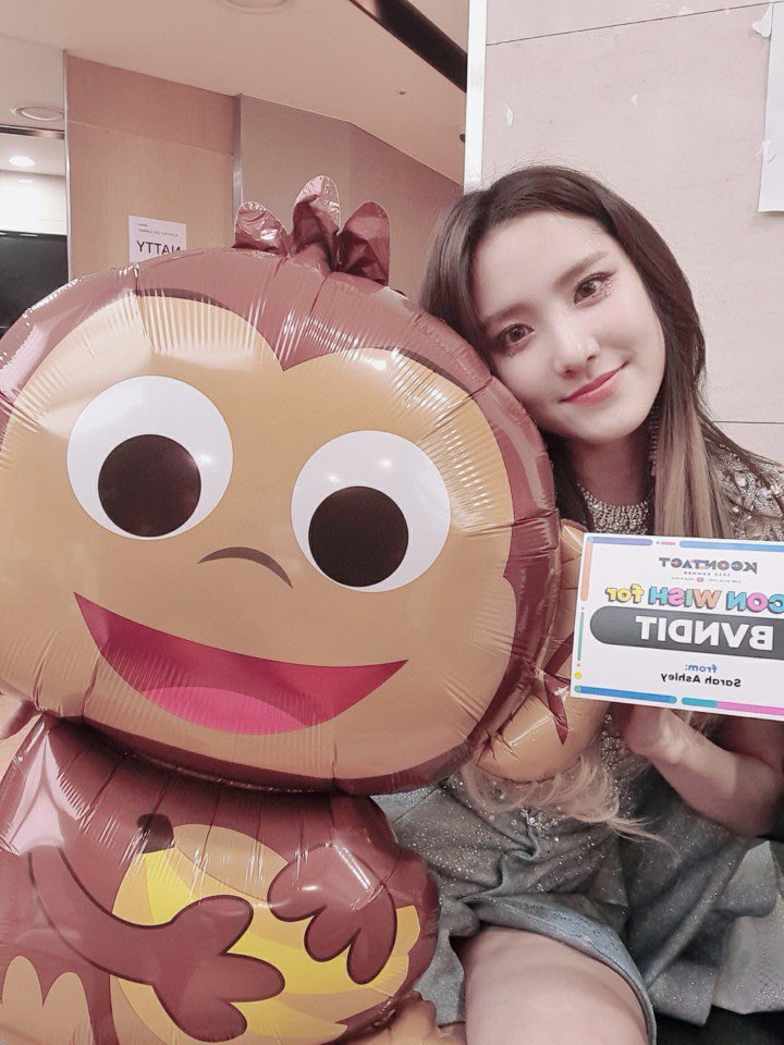 KCON_official's tweet photo. [KCON:TACT 2020 SUMMER]

#KCONWISH brought cute animals for #BVNDIT , as they are the queens of the jungle! Hope they liked this surprise from #KCONTACT and #KCONers !

▶WATCH #KCONTACT NOW: https://t.co/r2LY9mGrzA 
#KCON #KCON2020 #LetsKCON247 https://t.co/cqFWJzJUWp