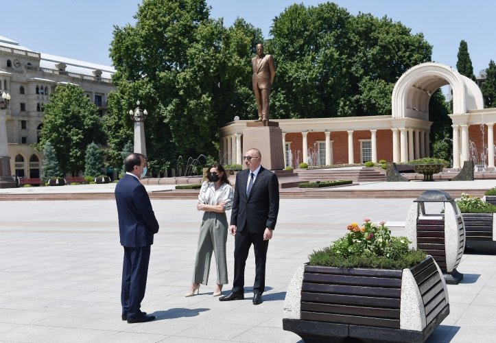 1VicePresident's tweet photo. Prezident İlham Əliyev və birinci xanım Mehriban Əliyeva iyunun 24-də Gəncə şəhərinə səfərə gəliblər. https://t.co/RSwDEtuhL9