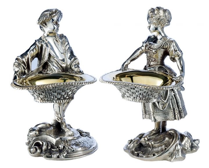 EBull21's tweet image. A beautiful, high quality reproduction pair of Victorian style salts. These salts depict detailed figures of a boy and girl holding baskets. The baskets are gilded on the inside.

Approx Height: 15 cm (5 1/1")