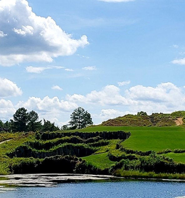 tee locations). 54 holes. 54 mind-blowing canvases upon which Stranz laid out his real-life imagination and creativity. For a golfer, the perfect art gallery, with every visit. Thanks, Jay. Bravo. 