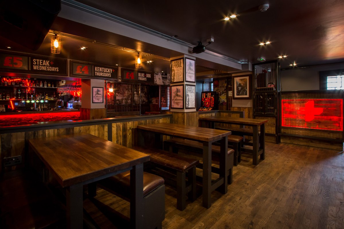 Pubs I Miss#15 Bloc, GlasgowIt's hard to think of a single pub that wears as many hats as Bloc, particularly so successfully. A pub, a club, an alternative music venue, a cheap lunch place, an experimental restaurant, a late night pizza joint. Bloc is a bar for all seasons.