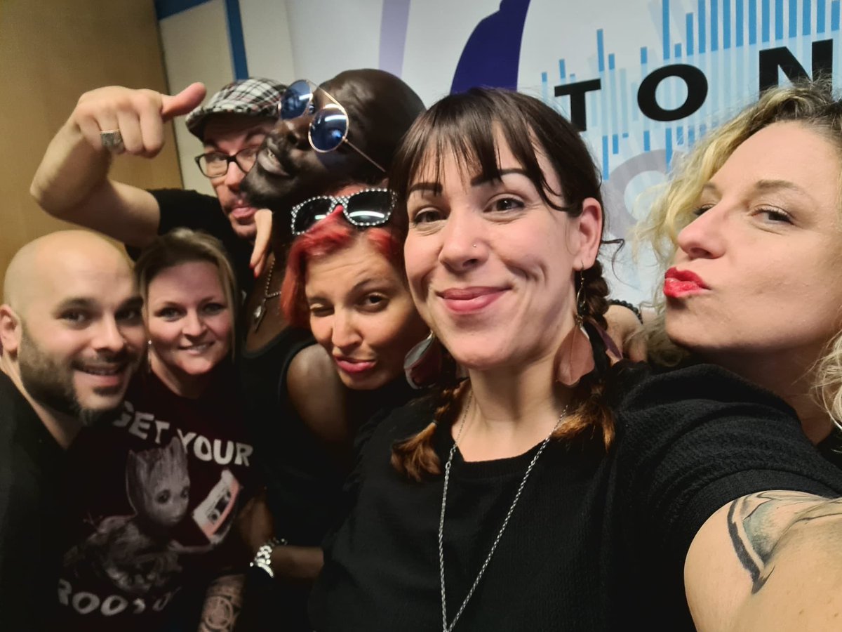 SwissMusick's tweet photo. On est beaux putain de merde !!! 💯 @EowSwitzerland #EOW #HipHopTime #RadioTonic https://t.co/QjQqn5Hb62