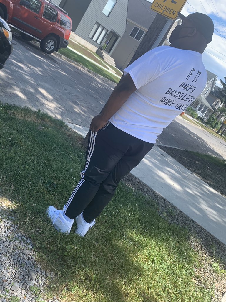 ripxtraman's tweet photo. Gang gang forever Iβm gone die bout my respect but right now Iβm focused on a check ππππ» #LLJX #LLHamm https://t.co/GPlz6LelBl