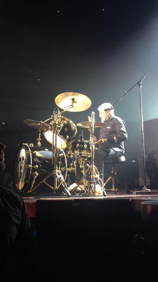 tiff_lillian's tweet photo. Watched The Show Must Go On on #Netflix wow wow wow can’t wait to see @QueenWillRock &amp; @adamlambert again breath taking everytime only 344 days to go😂😍😍 so worth queuing 9 1/2 hours to get to the barrier and in Bri’s selfie!😂
@OfficialRMT @DrBrianMay #QAL https://t.co/TnfTlhlJfy