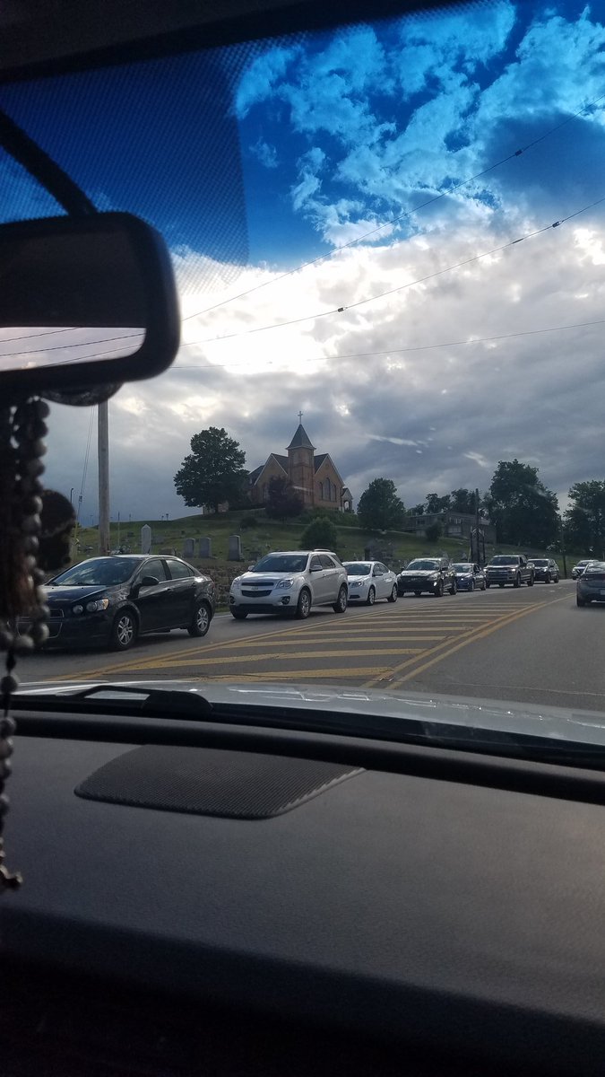 HanaTsukino13's tweet photo. Mom : I always like that church
Family friend: what church?
Mom: the church on the hill

Me: * wide eye kotomine playing organ flash backs *

#ImInDeep #ToomuchFate
#fateなりきりさんと繋がりたい 
#kotominekirei #FateGrandOrder 
#fate https://t.co/FEiJ39hrCU
