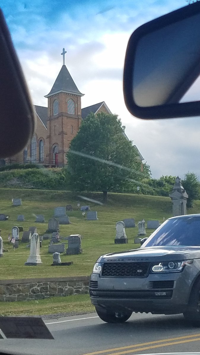 HanaTsukino13's tweet photo. Mom : I always like that church
Family friend: what church?
Mom: the church on the hill

Me: * wide eye kotomine playing organ flash backs *

#ImInDeep #ToomuchFate
#fateなりきりさんと繋がりたい 
#kotominekirei #FateGrandOrder 
#fate https://t.co/FEiJ39hrCU