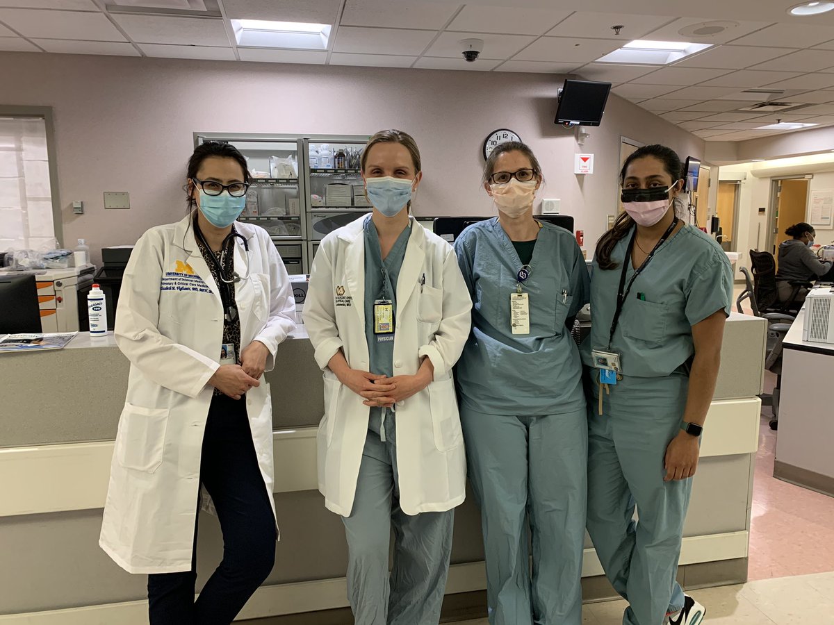 The MICU attending, SICU attending, NP, nurse, and fellow in action. #wcw #womeninmedicine @L_VigliantiMD @MaryJarzebowski @ICUwomen @ats_wicc @VAAnnArbor