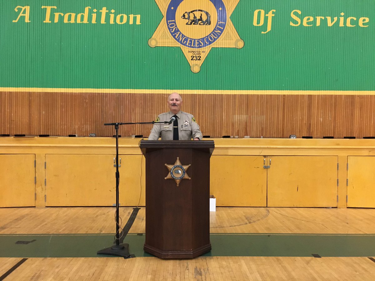 LASDMET's tweet photo. Longtime members of @LASDHQ Crisis Negotiations Team awarded Distinguished Service Medal today. Thx former team leader, Cmdr Marquez for the recognition several @CPBLASD to include #lasdmet personnel included.  #hometownheroes #lasdcares #manylivessaved https://t.co/v5WnCZ3e5b
