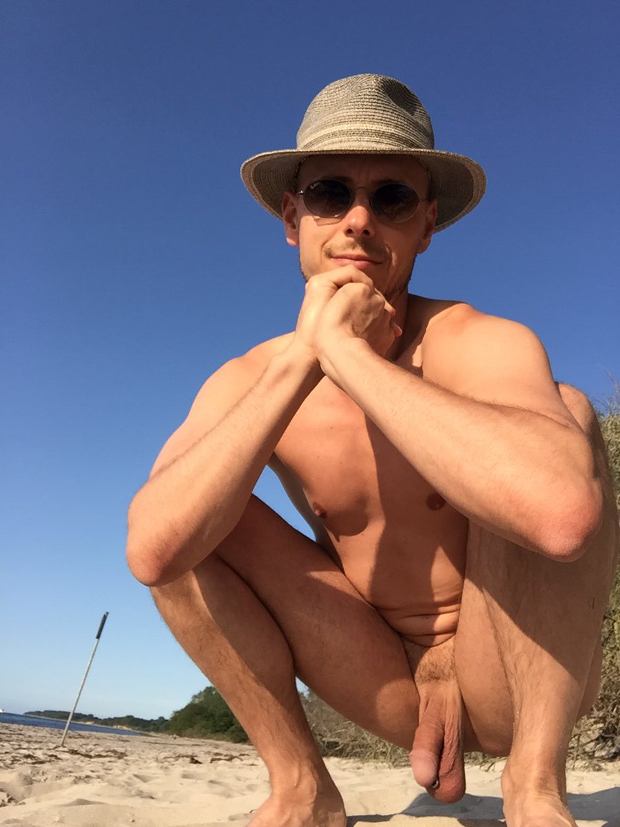 nackt81's tweet photo. An impression from my visit to the #nudebeach yesterday evening.
#fkk #naturism #nudism #bodypositive #nakedlifestyle #outdoornudity https://t.co/sm2esR7BLd