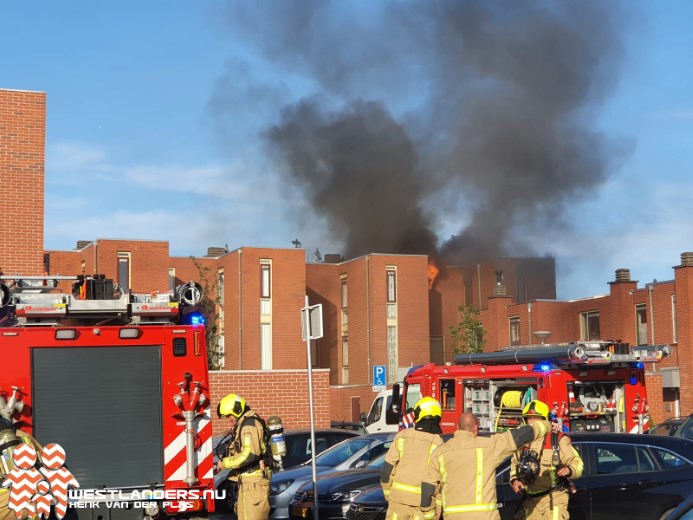 Grote brand bij woning Eikenhof..