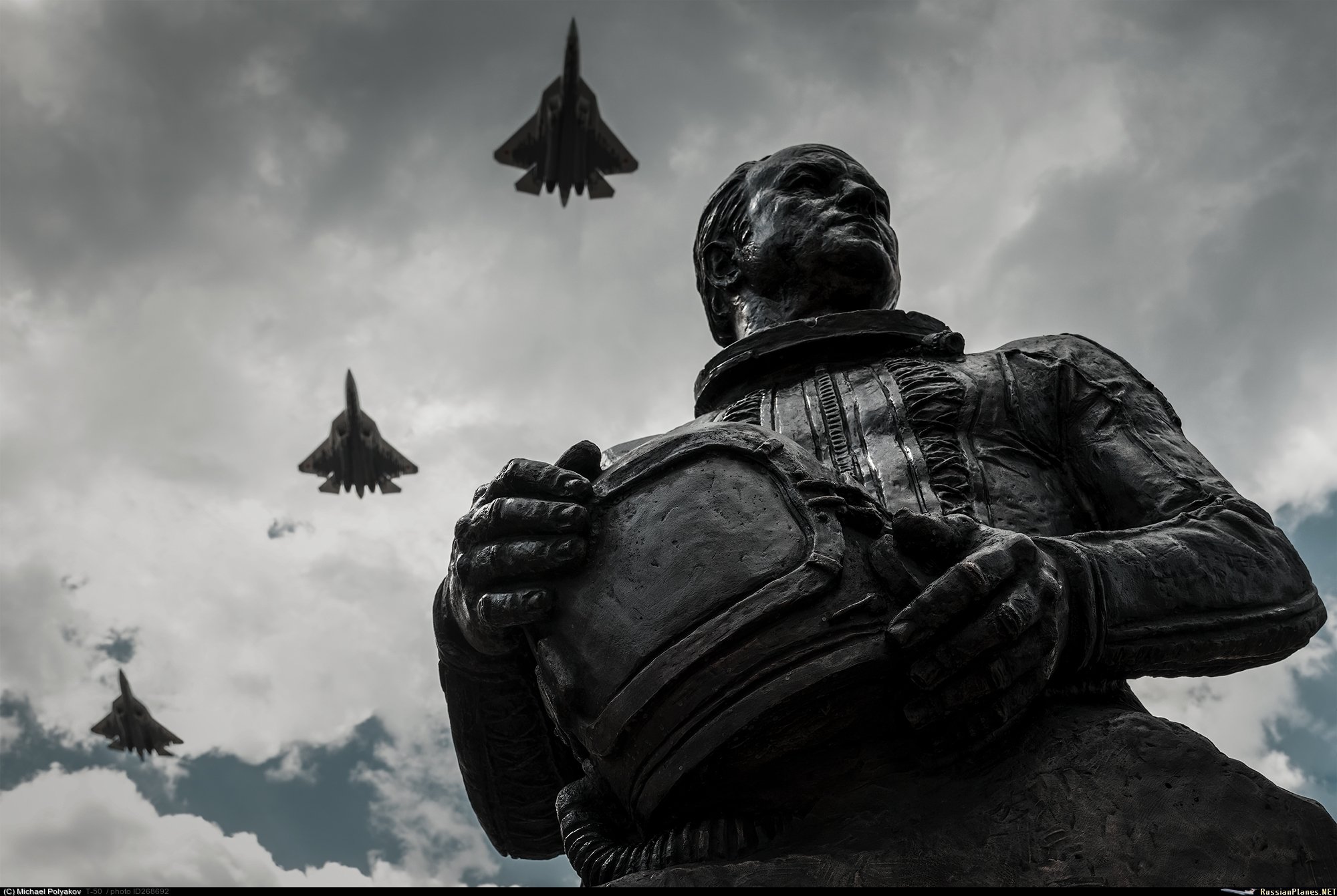 Su-57 Stealth Fighter: News #6 - Page 8 EbTBINoXgAEgRO2?format=jpg&name=large
