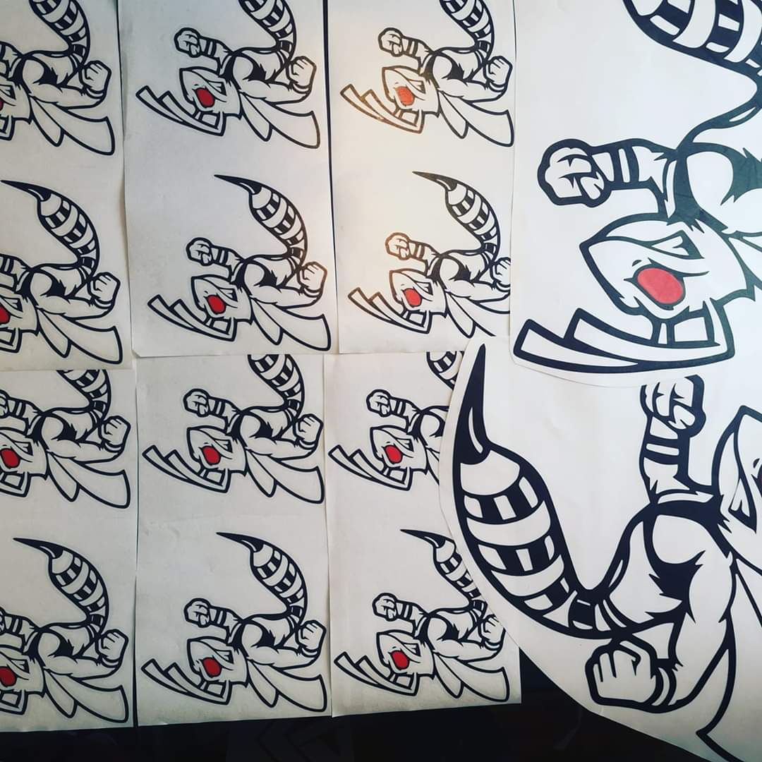 chassissetup's tweet photo. Recent batch of stickers. Killer Bees in 3 different sizes and 2 colours
Contact us for your vinyl graphics
#allsquarewrapnride #vinylwrap #vehiclegraphics #signwriting #racegraphics #vinylgraphics #vangraphics #vinylstickers #vanlivery #vansignwriting #stickers #truckgraphics https://t.co/narwUKdZ9b