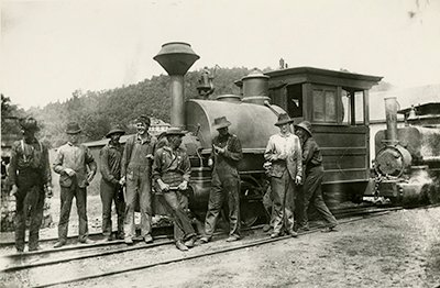 WCArchivesNY's tweet photo. Railroad workers in Pleasantville 
(undated photo, courtesy WCHS)
#ThrowbackThursday #MyWestchester https://t.co/XoQWEk0rXo