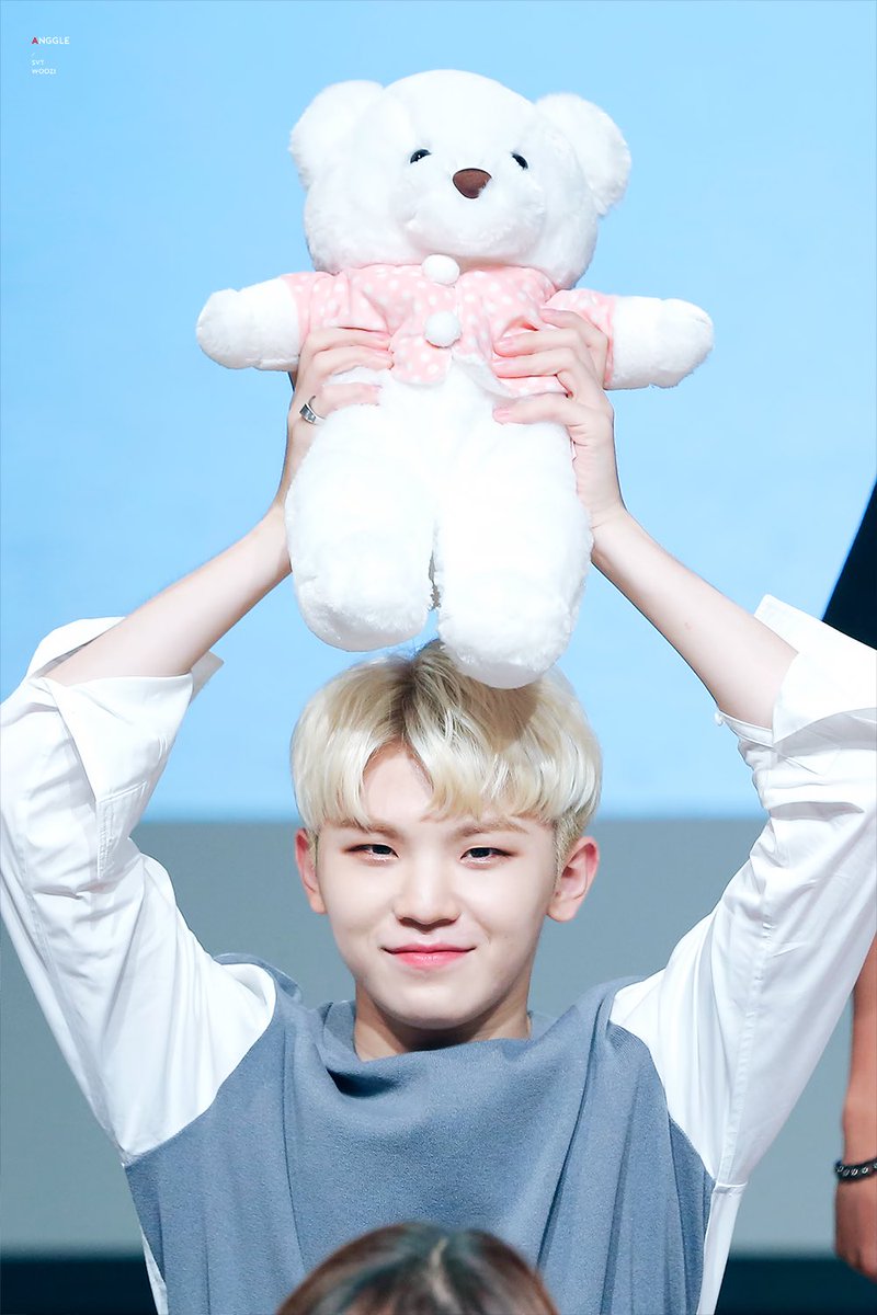 n년전 오늘의 우지 tweet media